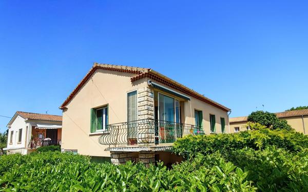 Maison à vendre    5 pièces •  Roquemaure