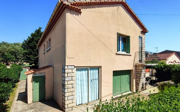 Maison à vendre    5 pièces •  Roquemaure