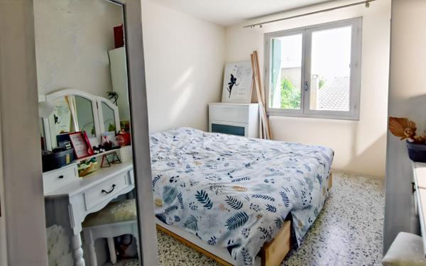 Maison à vendre    5 pièces •  Roquemaure