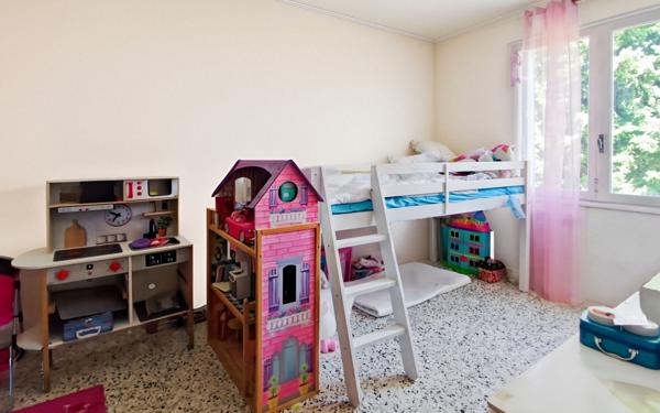 Maison à vendre    5 pièces •  Roquemaure