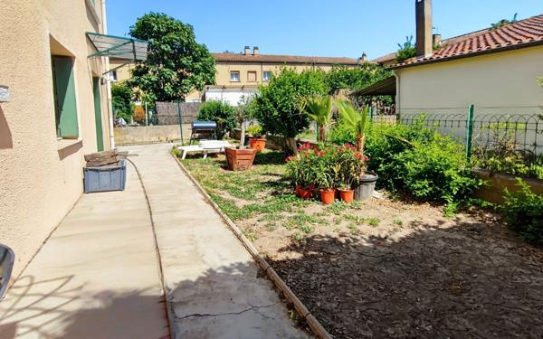 Maison à vendre    5 pièces •  Roquemaure