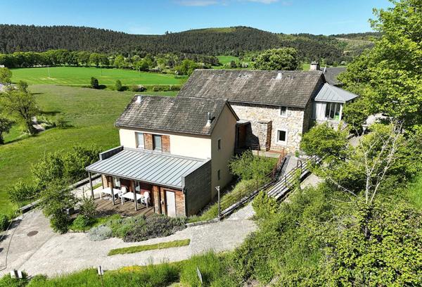 Gite dans propriété d'exception de 340 m2 entre Gorges du Tarn et Aubrac