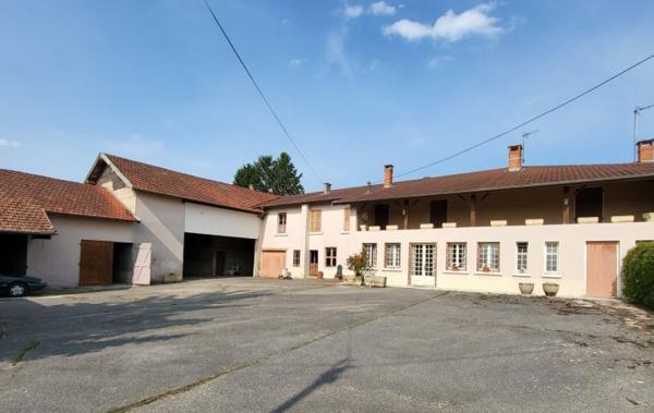Vente Propriété avec de nombreuses dépendances à rénover Dompierre-sur-veyle   