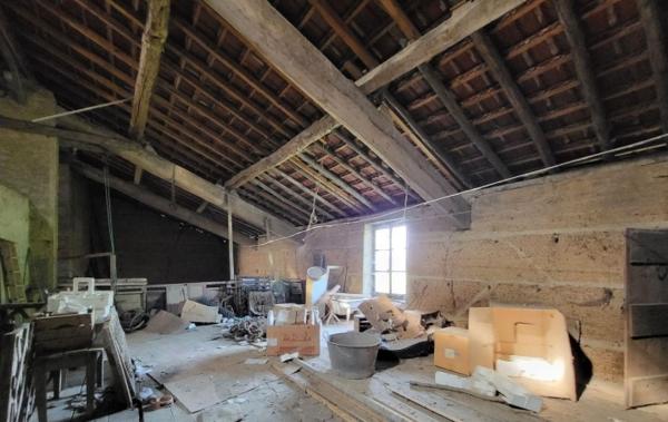 Vente Propriété avec de nombreuses dépendances à rénover Dompierre-sur-veyle   