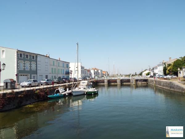 Immeuble rénové 20 minutes La Rochelle