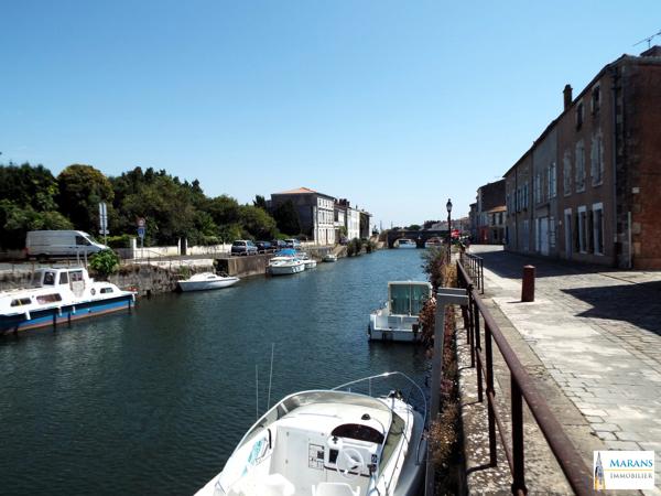 Immeuble rénové 20 minutes La Rochelle