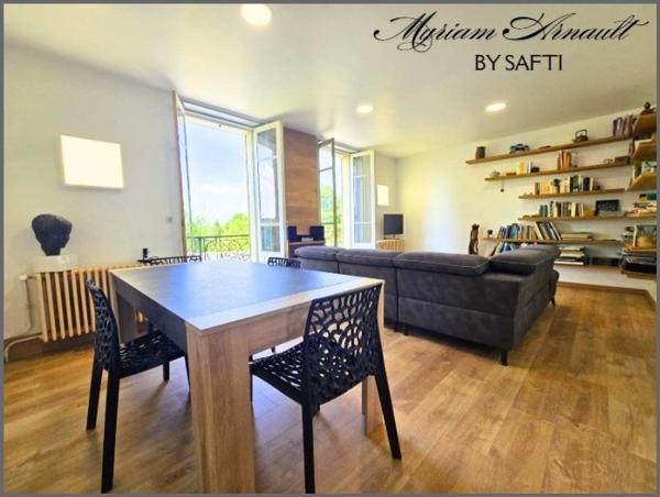 Propriété 240 m² divisée en 3 appartements avec garage et dépendances sur terrain