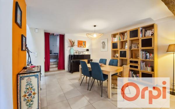 Maison à vendre    6 pièces •  Grenade