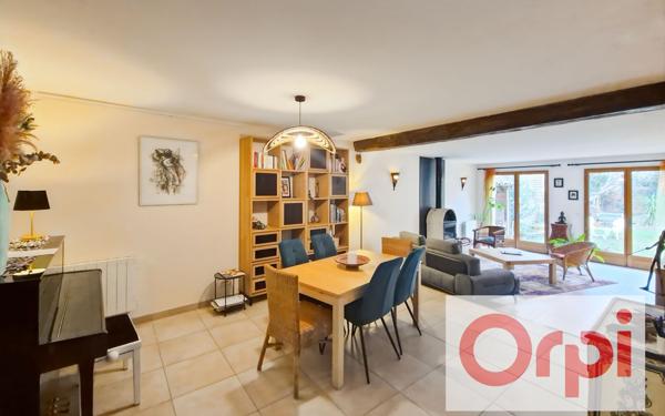 Maison à vendre    6 pièces •  Grenade