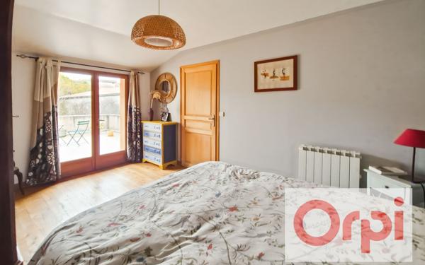 Maison à vendre    6 pièces •  Grenade