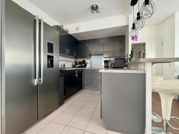 T3 RÉCENT – TERRASSE SUD-OUEST – PARKING BOXABLE – GARE PIED D'IMMEUBLE