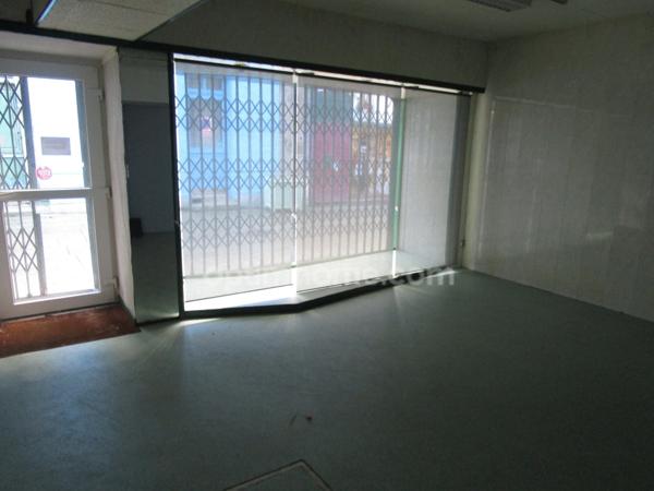 APPARTEMENT ET LOCAL COMMERCIAL