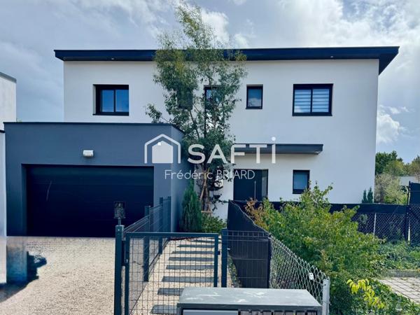 Montreuil Juigné. Maison 2021 140m2 3/5ch piscine