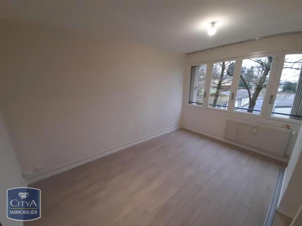 Appartement à louer 4 pièces 95m² Sedan (08200)