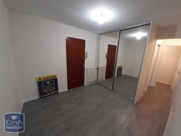 Appartement à louer 4 pièces 95m² Sedan (08200)