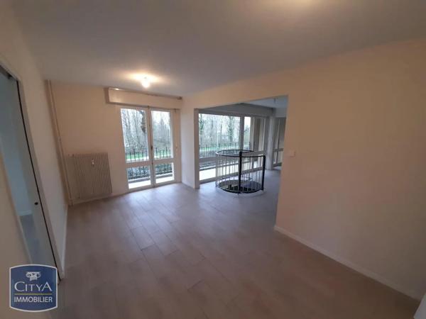 Appartement à louer 4 pièces 95m² Sedan (08200)