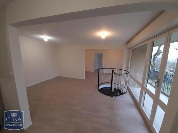 Appartement à louer 4 pièces 95m² Sedan (08200)