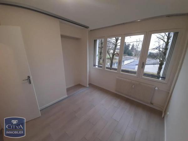 Appartement à louer 4 pièces 95m² Sedan (08200)