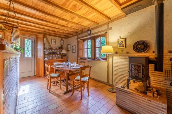 Maison à vendre 930 000 € Luynes 9 p 430 m² DPE B