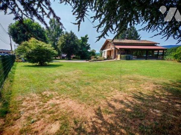 Maison avec grande dépendance et grand terrain