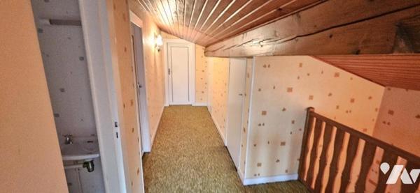 Maison avec grande dépendance et grand terrain