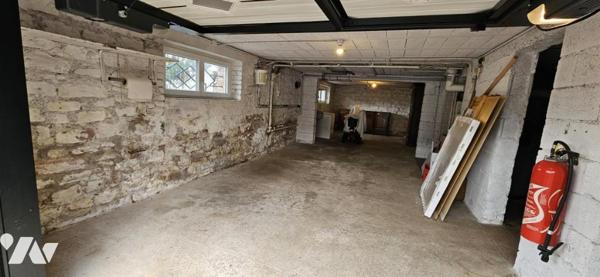 Maison avec grande dépendance et grand terrain