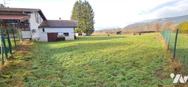 Maison avec grande dépendance et grand terrain