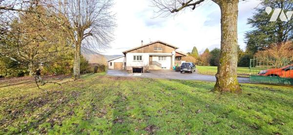 Maison avec grande dépendance et grand terrain