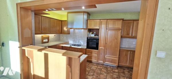 Maison avec grande dépendance et grand terrain