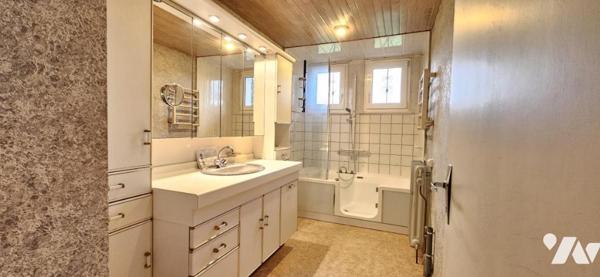 Maison avec grande dépendance et grand terrain