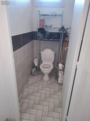 Corps de ferme à vendre à Malicorne dans l'Allier (03600), ref : 18016/1980