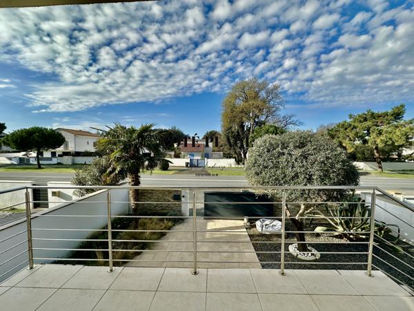 Vaux-sur-Mer (17640) VAUX MAISON AVEC PISCINE ET SPA AU PRIX DE 682 500 € HAI