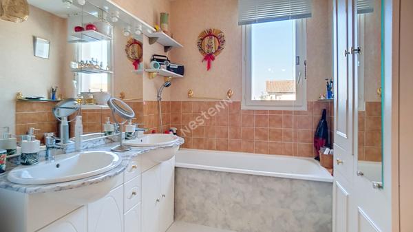 Maison 5 pièces à Châteauneuf de 97 m2 sur une parcelle de 407 m2