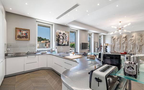 Appartement à vendre    3 pièces • 116 m2 Nice