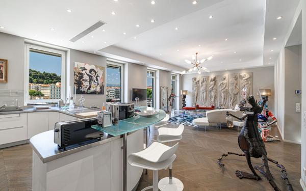 Appartement à vendre    3 pièces • 116 m2 Nice