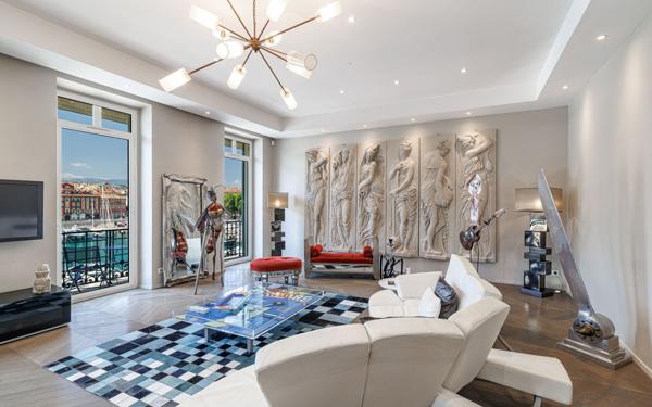 Appartement à vendre    3 pièces • 116 m2 Nice