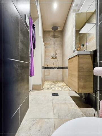2 maisons + appartement indépendant + grange de 200 m² – Idéal famille ou projet de vie- DPE B (rare)