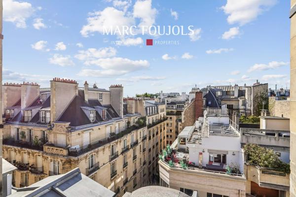 PARIS XVI – DEUX PIECES AU DERNIER ÉTAGE – VUES DÉGAGÉES