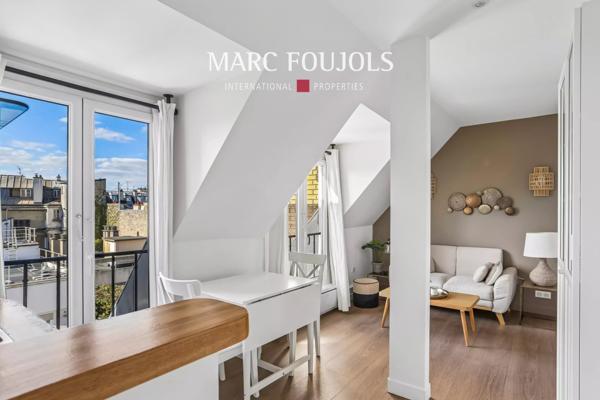 PARIS XVI – DEUX PIECES AU DERNIER ÉTAGE – VUES DÉGAGÉES