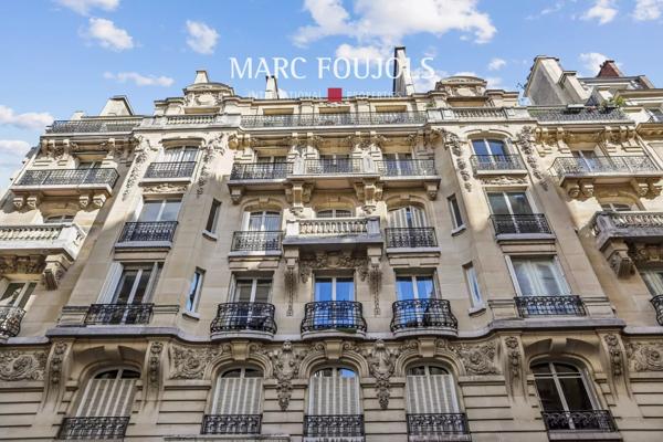 PARIS XVI – DEUX PIECES AU DERNIER ÉTAGE – VUES DÉGAGÉES