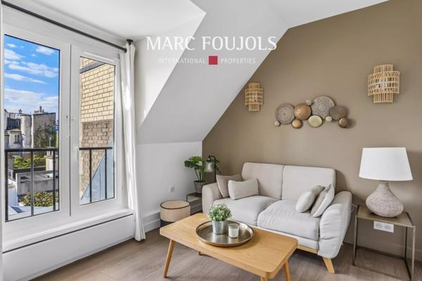 PARIS XVI – DEUX PIECES AU DERNIER ÉTAGE – VUES DÉGAGÉES
