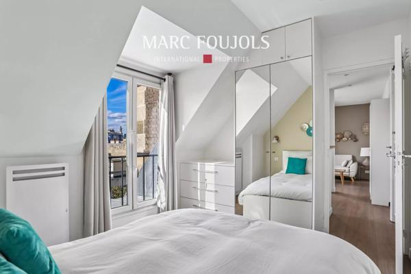 PARIS XVI – DEUX PIECES AU DERNIER ÉTAGE – VUES DÉGAGÉES