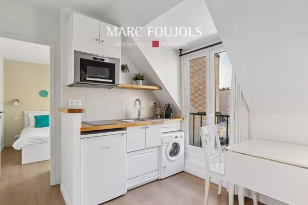 PARIS XVI – DEUX PIECES AU DERNIER ÉTAGE – VUES DÉGAGÉES