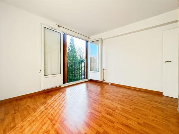 Appartement 3 pièces très lumineux proche RER , Bièvres, DPE D