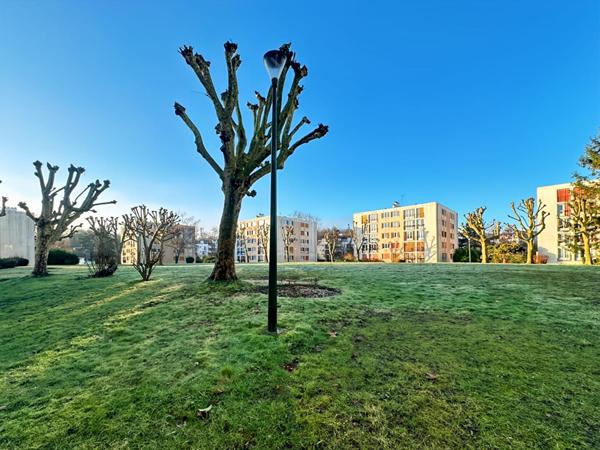 Appartement 3 pièces très lumineux proche RER , Bièvres, DPE D