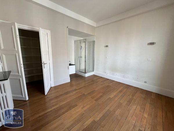Appartement à louer 6 pièces 209.64m²