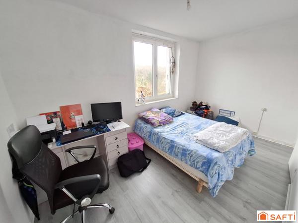 Maison mitoyenne vendu louée de 85m2 avec jardin, 5 pièces dont 3 chambres