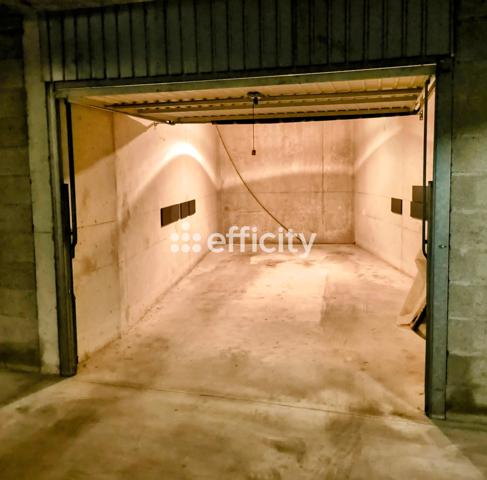Parking
        
        - 18 m² Exclusivité 52 000 € *