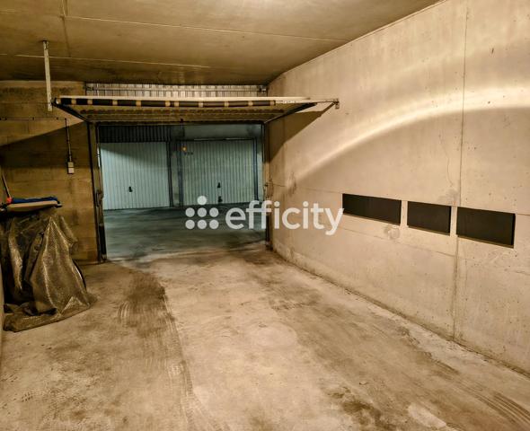 Parking
        
        - 18 m² Exclusivité 52 000 € *