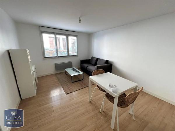 Appartement à louer 2 pièces 41.42m² Cholet (49300)